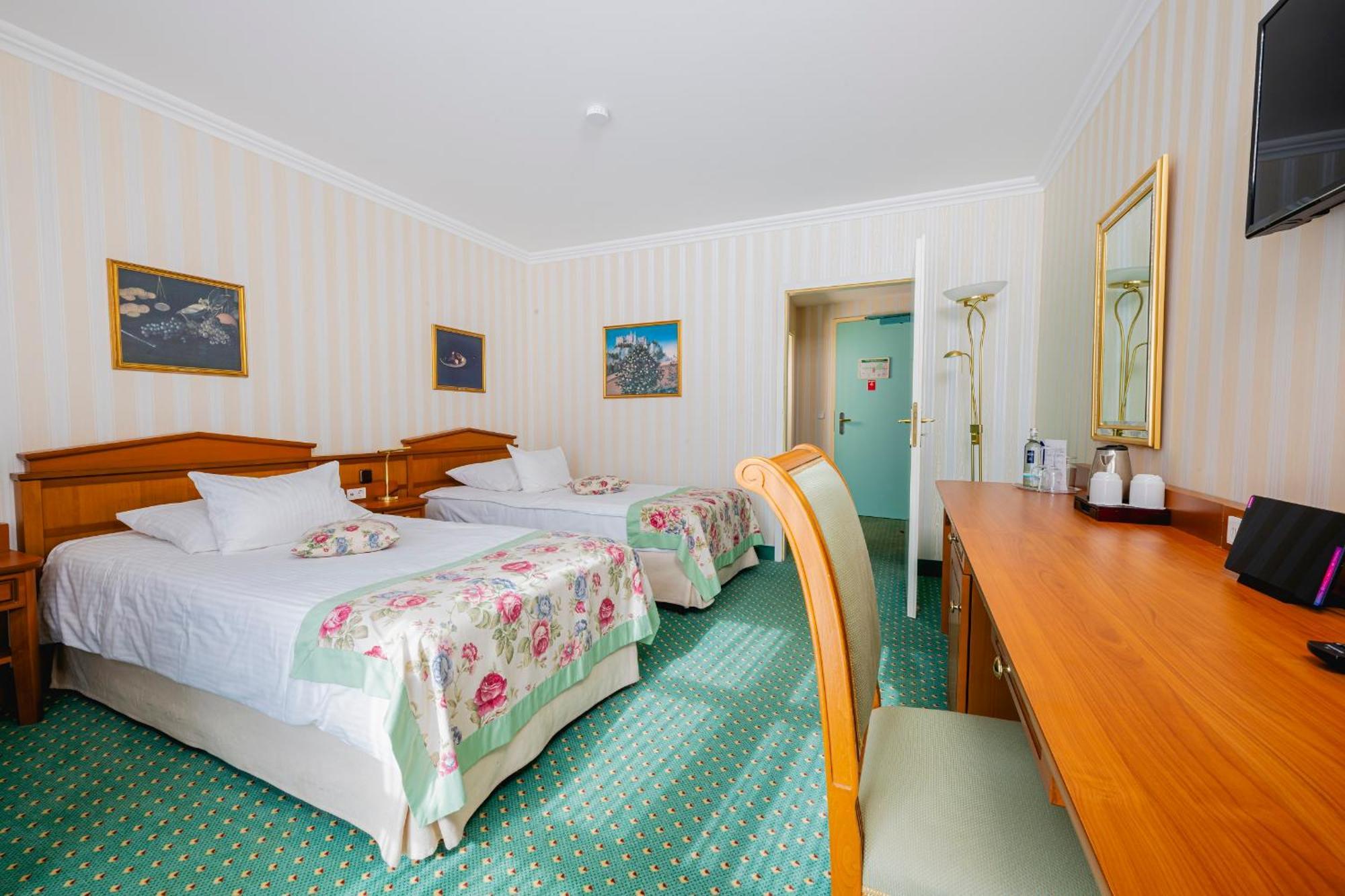 Hotel Am Schlosspark Gotha Esterno foto