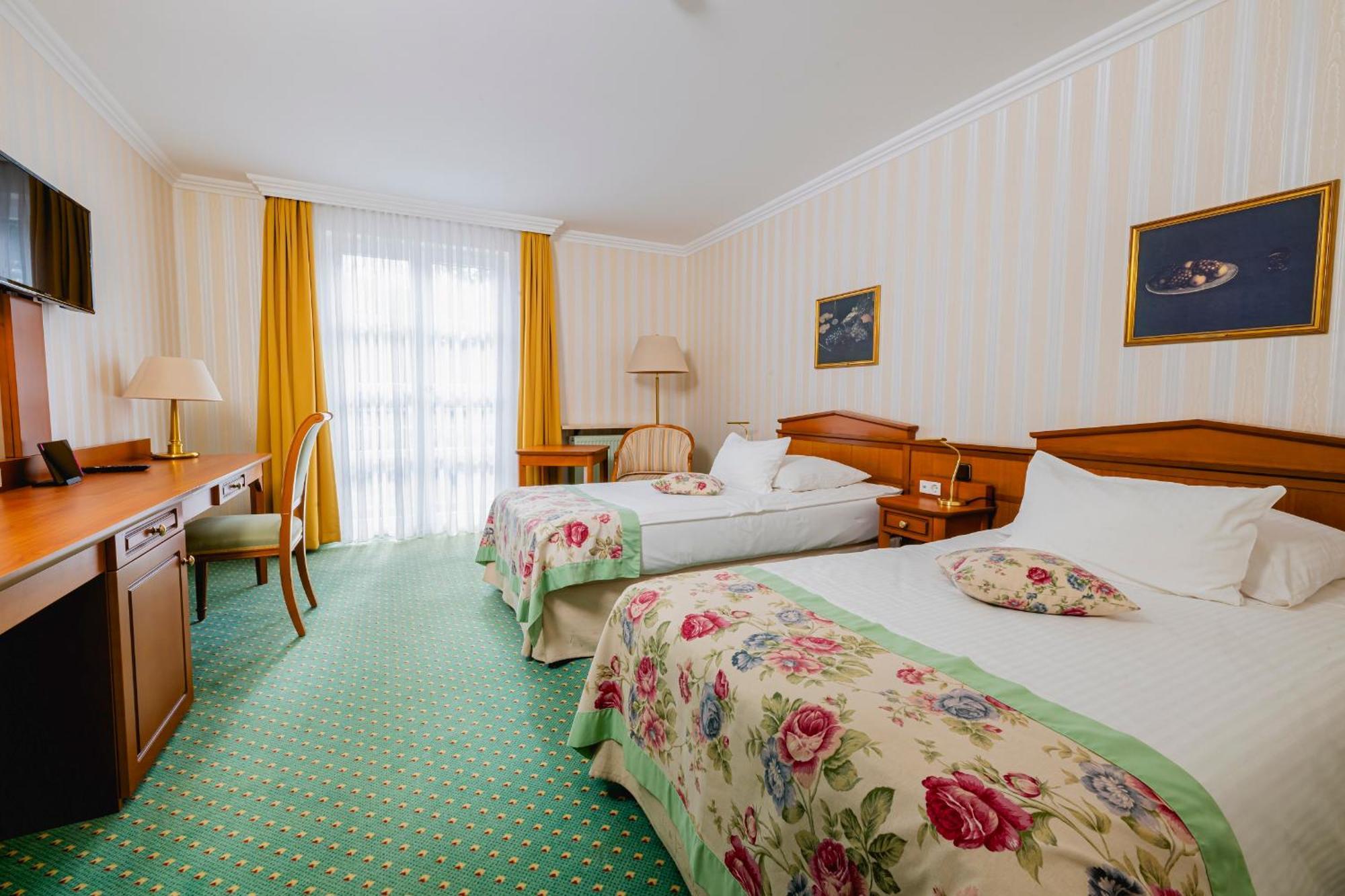 Hotel Am Schlosspark Gotha Esterno foto